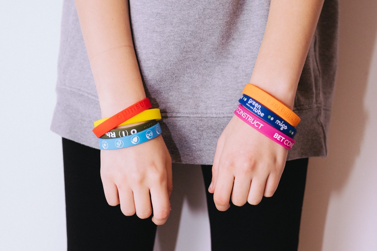 Guida alla scelta del produttore giusto di braccialetti in silicone per il tuo evento